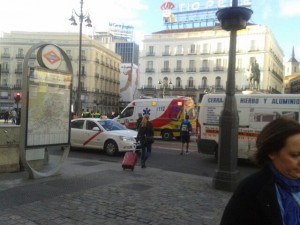 Servicios de urgencias en la Puerta del Sol tras el terremoto