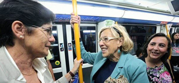 Manuela Carmena robando